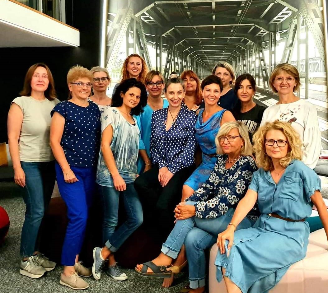 kobiece spotkanie przy herbatach emotea